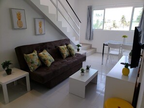 ET02H - Flat 202 324939198 FLAT 202 COM JACUZZI VISTA PARCIAL MAR/PISCINA | Coin séjour | TV connectée de 43 pouces avec chaînes numériques, télévision