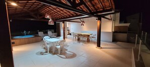 ON02H - Flat 203 324939207 FLAT 203 COM JACUZZI VISTA PARCIAL MAR/PISCINA | Restaurang utomhus