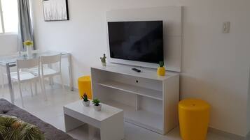 ET02H - Flat 202 324939198 FLAT 202 COM JACUZZI VISTA PARCIAL MAR/PISCINA | Living area