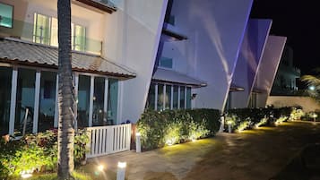 ON02H - Flat 203 324939207 FLAT 203 COM JACUZZI VISTA PARCIAL MAR/PISCINA | Exterior