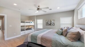5 bedrooms, iron/ironing board, free WiFi, bed sheets