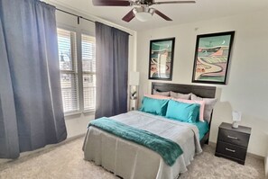 2 habitaciones, escritorio, tabla de planchar con plancha y wifi gratis 