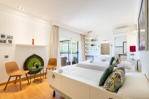 5 habitaciones, tabla de planchar con plancha y wifi gratis 