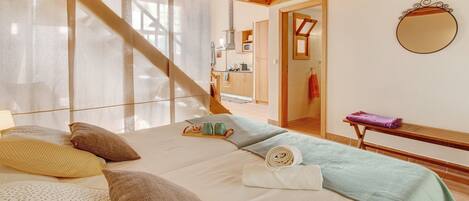 2 makuuhuonetta, silitysrauta/-lauta, ilmainen Wi-Fi, vuodevaatteet