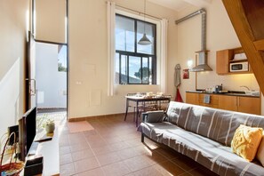 TV - Apartment "Calheta Lofts I" with Mountain View, Private Balcony & Wi-Fi (Lombo Do Doutor)