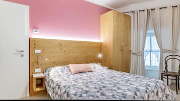 2 多间卧室、免费 WiFi、床单