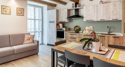 Ferienwohnung 'L'Antica Corte Apt Angelina' mit Bergblick, Balkon und WLAN