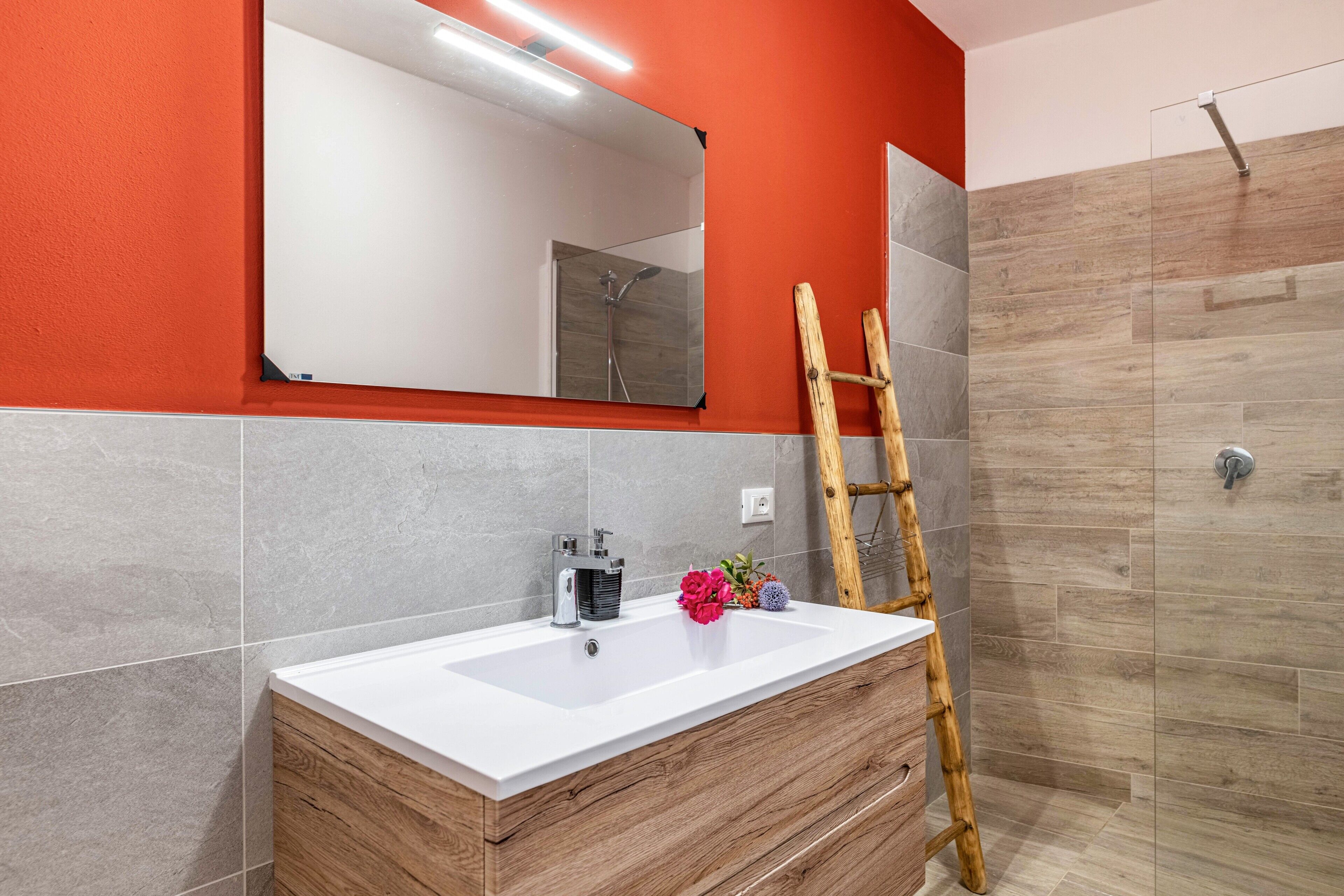 淋浴设施、吹风机、毛巾