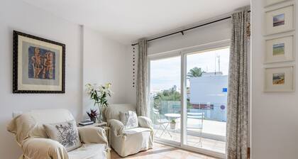 'Edificio Can Sord Apartment Nº 2' with Sea View, Terrace & Wi-Fi