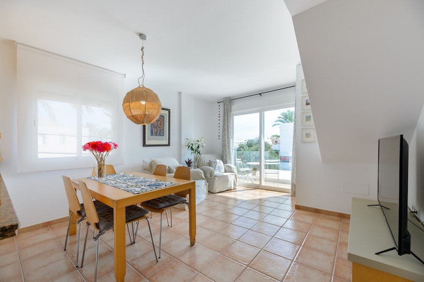 'Edificio Can Sord Apartment Nº 2' With Sea View, Terrace & Wi-fi - Formentera