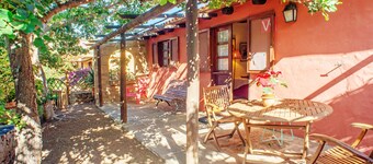 Finca "Casa La Cuadra" with Private Terrace, Shared Garden & Wi-Fi