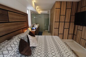 1 bedroom, in-room safe, free WiFi, bed sheets