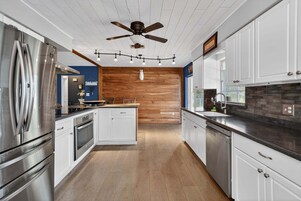 独立别墅, 2 间卧室 | 私人厨房 | 冰箱、烤箱、茶具/咖啡用具、烤面包机