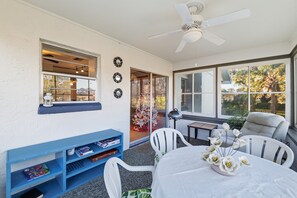 House, 2 Bedrooms | Tempat makan