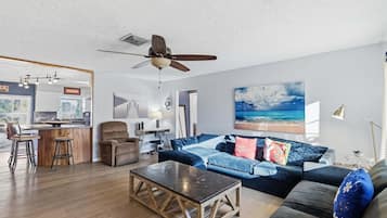 House, 2 Bedrooms | Living area | Smart TV