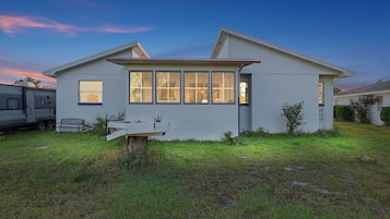 House, 2 Bedrooms | Exterior