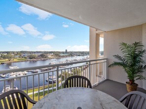 Outdoor dining - Yacht Club Villas #2-705 Luxury Condo! (North Myrtle Beach)