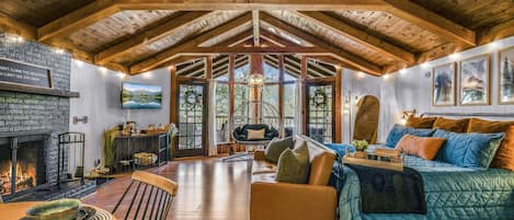 Cabin, 1 Bedroom | Living area