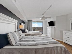 Condo, 3 habitaciones | 3 habitaciones y espacio para trabajar con laptop 