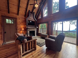 Téléviseur connecté, foyer, jeux vidéo