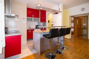 Stovetop, dishwasher, toaster