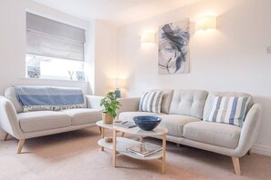 TV, streaming services - Coasters, Aldeburgh (Aldeburgh)