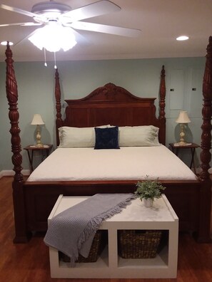 4 bedrooms, desk, iron/ironing board, free WiFi