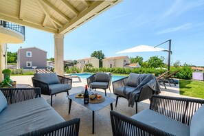 Terrace/patio - Villa Lavanda Muntrilj with pool (Muntrilj)