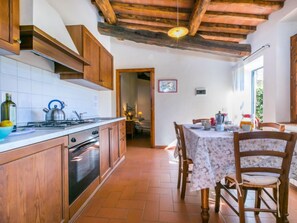 Fridge, oven, cookware/dishes/utensils