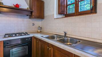 Refrigerador, horno, lavavajillas y periquera