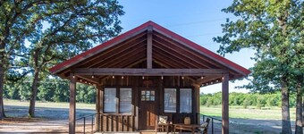 The Bobwhite Cabin 15MIN to Magnolia & Baylor