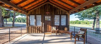 The Bobwhite Cabin 15MIN to Magnolia & Baylor