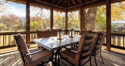 Beautiful country home close to Purdue U.Campfires,screened gazebo for cookouts