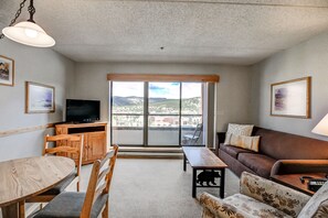 TV - Beaver Run Moonrise Condo: Ski-In, Ski-Out, Great Views (Breckenridge)