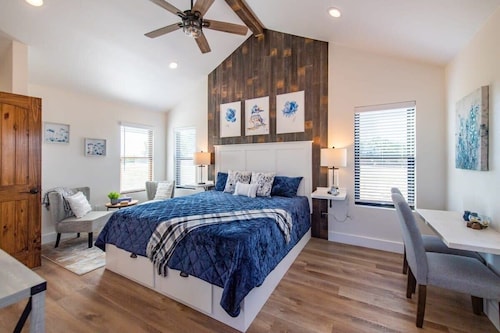 The Kingfisher Cabin 15MIN to Magnolia & Baylor