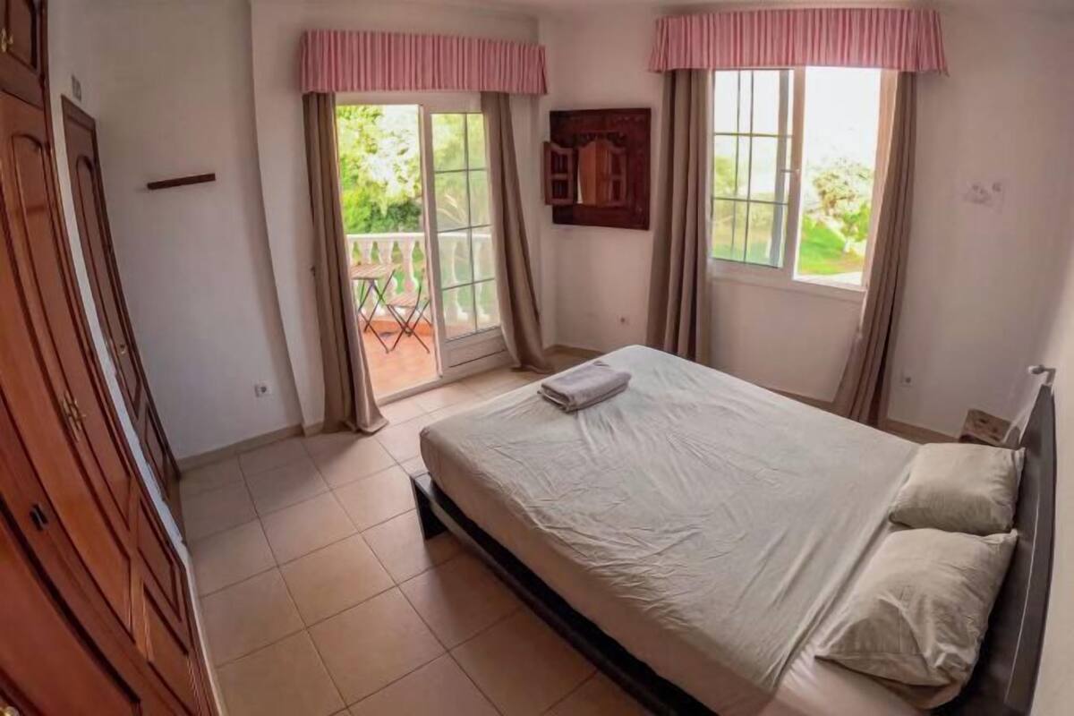 1 bedroom, blackout curtains, free WiFi, bed sheets