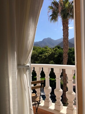 Pemandangan dari bilik