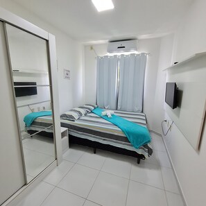 Hypo-allergenic bedding, free WiFi, bed sheets