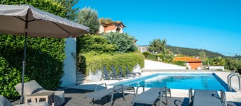 Accommodation with swimming pool and panoramic views of the Douro Valley