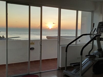 Three Bedroom Condo with Pool and Spectacular Lagoon & Sea view