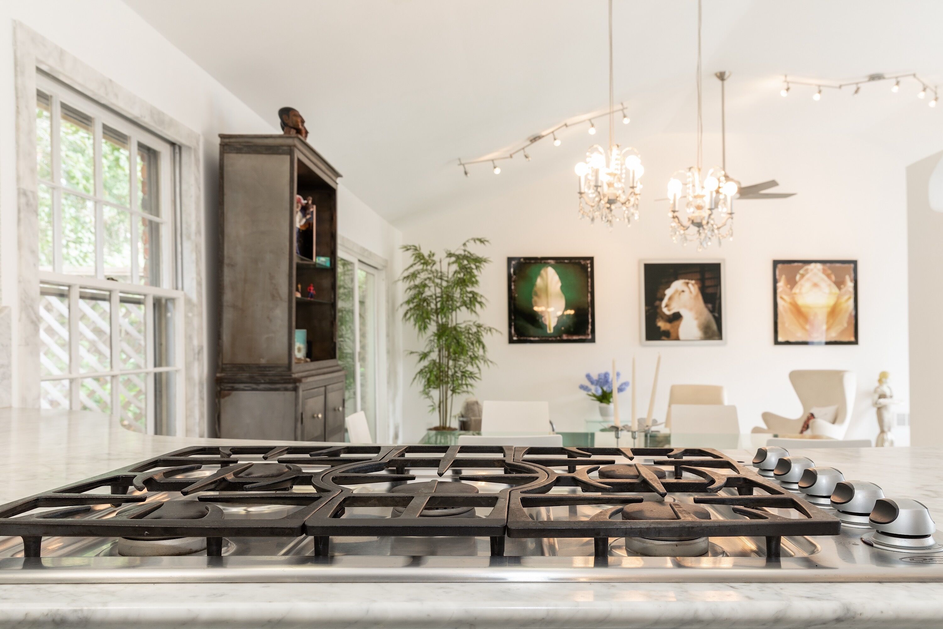 Gas cooking in the designer kitchen 