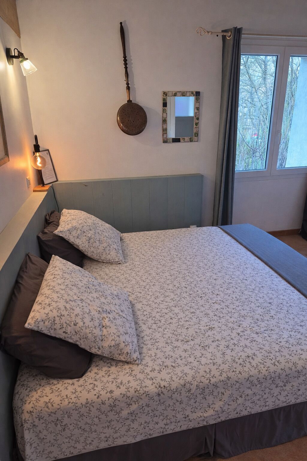 Rideaux occultants, fer et planche à repasser, Wi-Fi gratuit