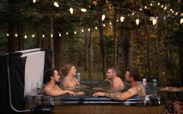 Tina de hidromasaje al aire libre