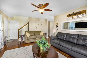 Smart TV, futbolito y oficina 