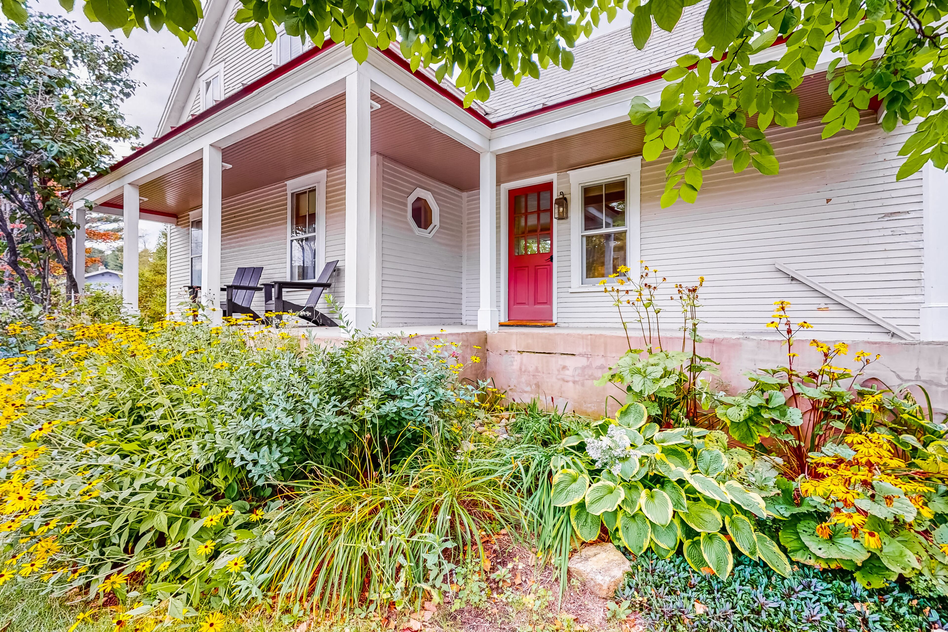 Inviting home with WiFi, internet, washer/dryer, and historic charm