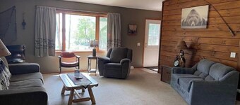 Waterfront 2 bedroom Cabin on Resort grounds