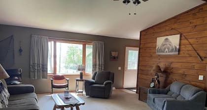 Waterfront 2 bedroom Cabin on Resort grounds