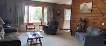 Waterfront 2 bedroom Cabin on Resort grounds