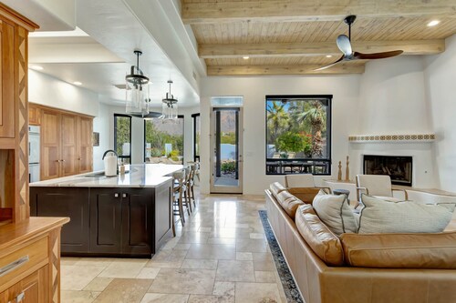 La Paloma: Luxurious Desert Retreat