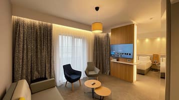 Suite (Free Breakfast)